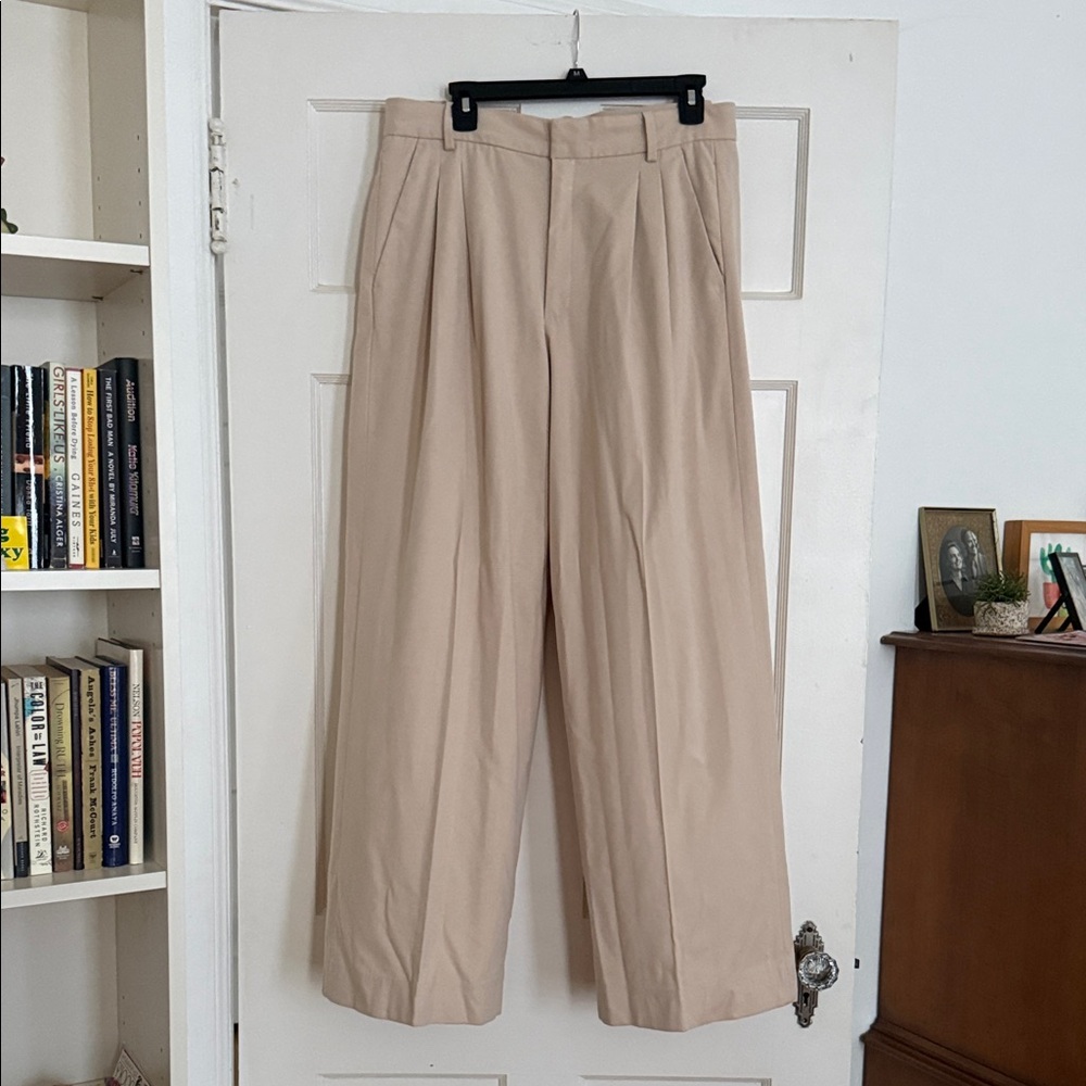 Banana Republic Women’s Fall Weight Wide Leg Pleated Pants